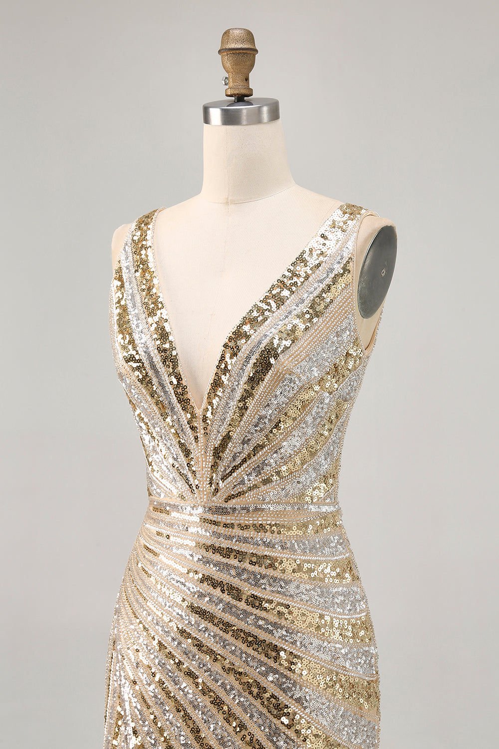 Sparkly Golden V-Neck Bodycon Homecoming Dress - Image 8